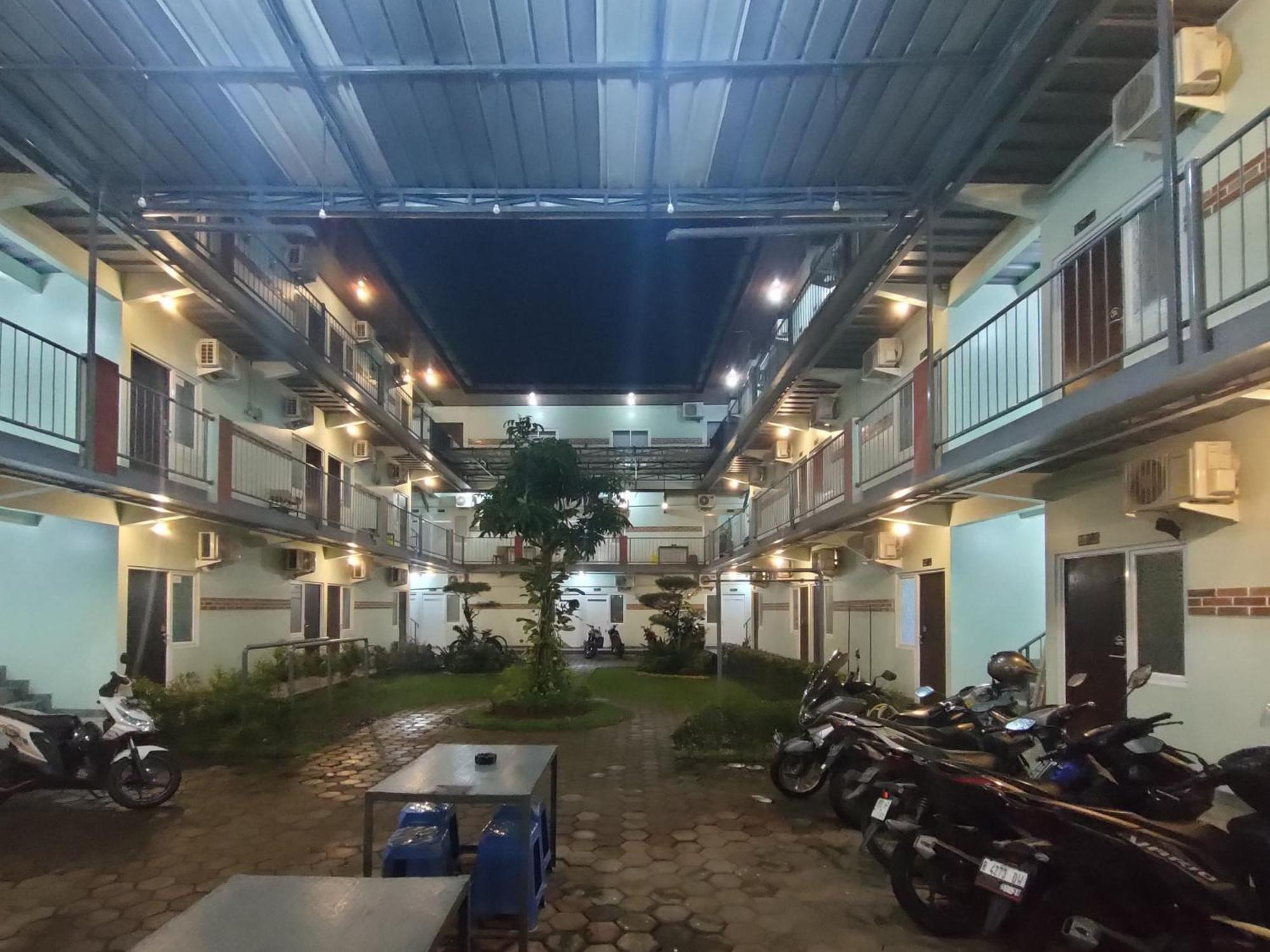 Puspiptek Residence Syariah Mitra Reddoorz Serpong Luaran gambar