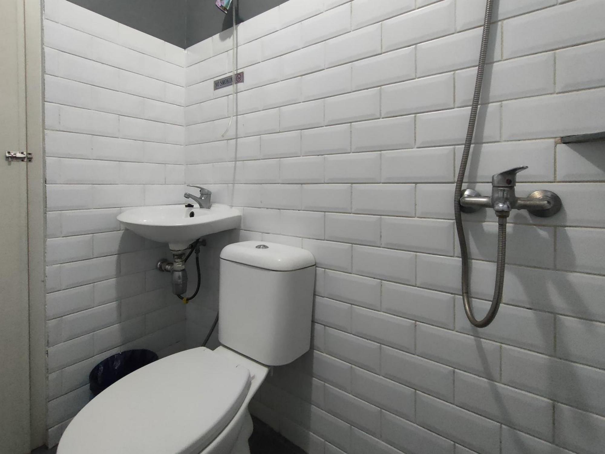 Puspiptek Residence Syariah Mitra Reddoorz Serpong Luaran gambar